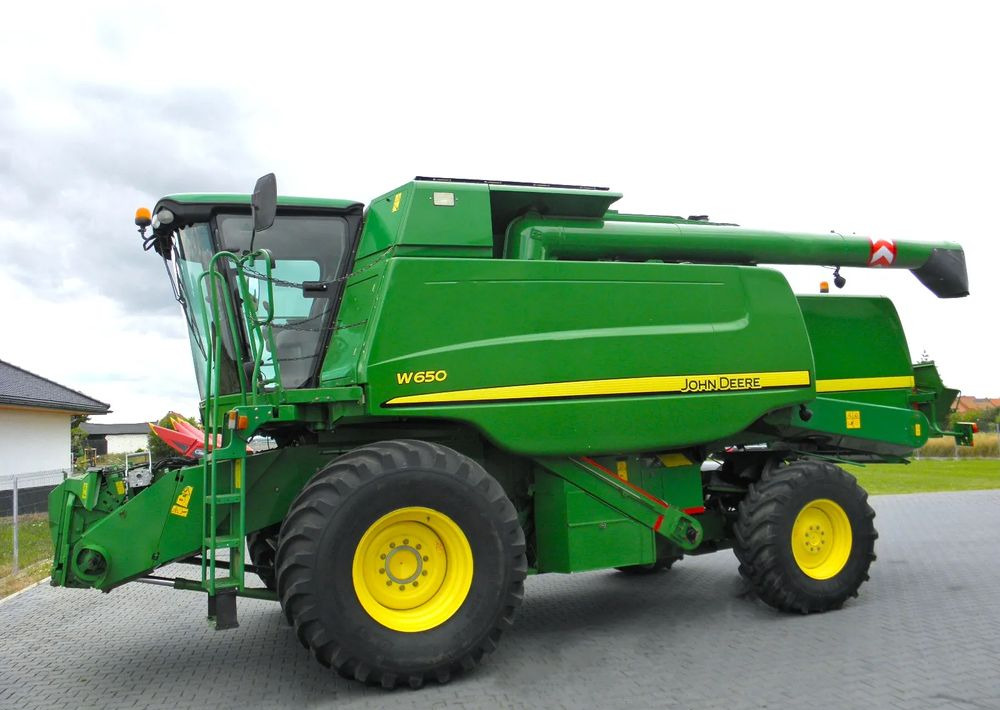 John Deere W650 2008 Rok, heder 6,7m, Nie Malowany, Stan Bardzo Dobry - Kombájn: 3 kép. John Deere W650 2008 Rok, heder 6,7m, Nie Malowany, Stan Bardzo Dobry - Kombájn: 3 kép.