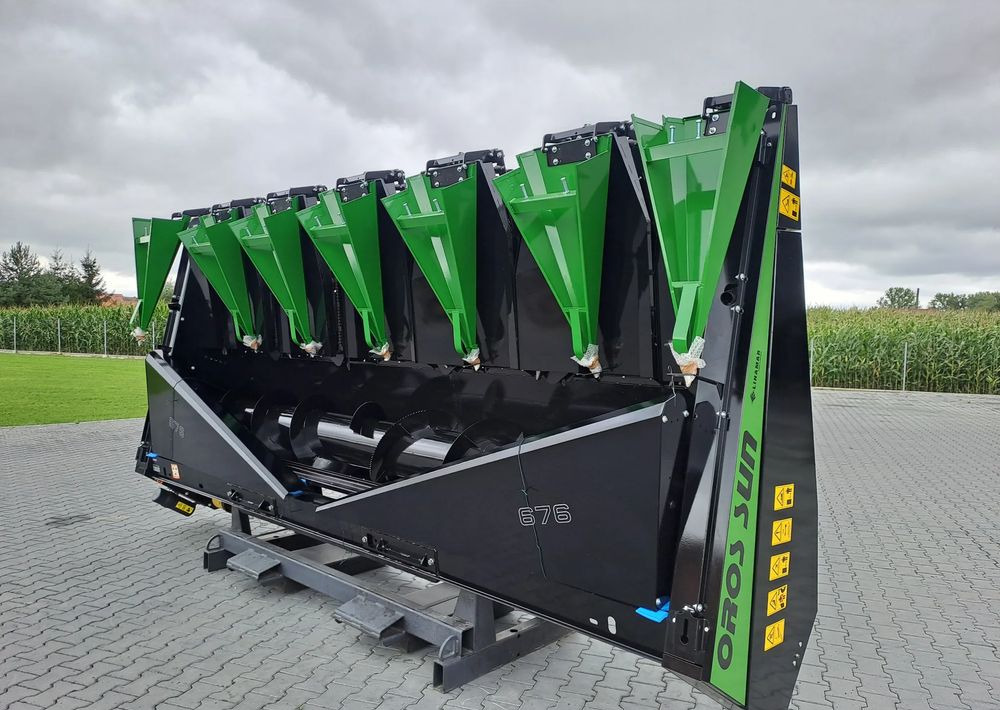 Oros Oros SUN 676 6 rzędowy, Nowe Przystawki do zbioru Słonecznika - Napraforgó adapter: 1 kép. Oros Oros SUN 676 6 rzędowy, Nowe Przystawki do zbioru Słonecznika - Napraforgó adapter: 1 kép.