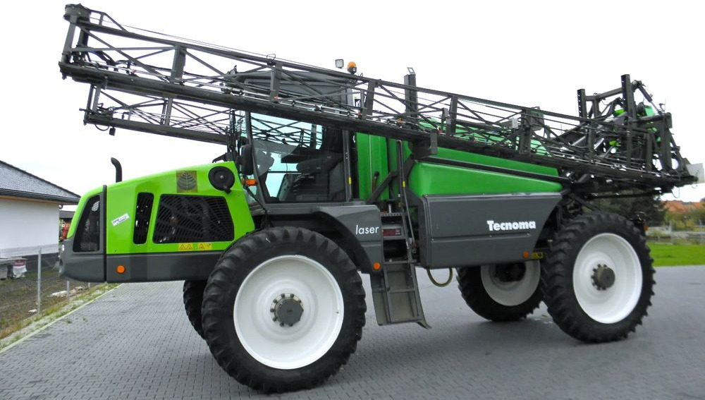 Tecnoma Laser 4240 2014 Rok, GPS, 36 M, Nie Malowany, Stan Bardzo Dobry - Permetezők: 4 kép. Tecnoma Laser 4240 2014 Rok, GPS, 36 M, Nie Malowany, Stan Bardzo Dobry - Permetezők: 4 kép.