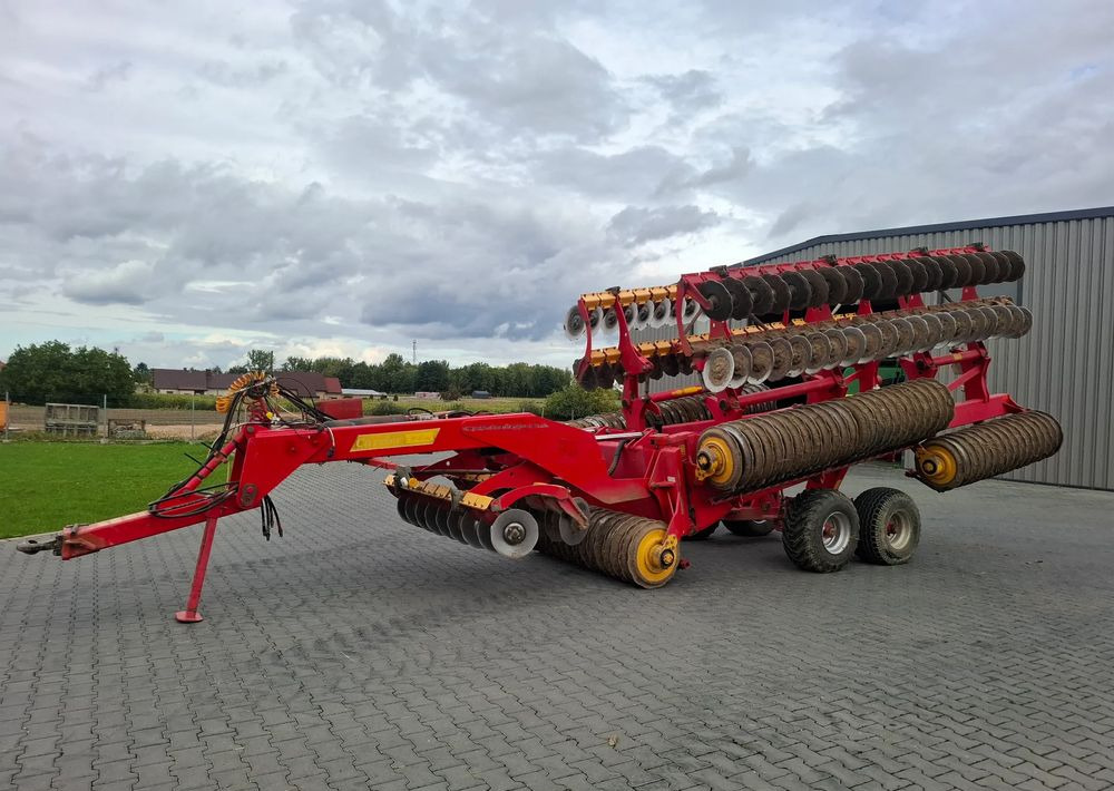 Väderstad Carrier 1225 XL 2011 rok , 12 metrów , Stan Bardzo Dobry - Talajművelő gep: 4 kép. Väderstad Carrier 1225 XL 2011 rok , 12 metrów , Stan Bardzo Dobry - Talajművelő gep: 4 kép.