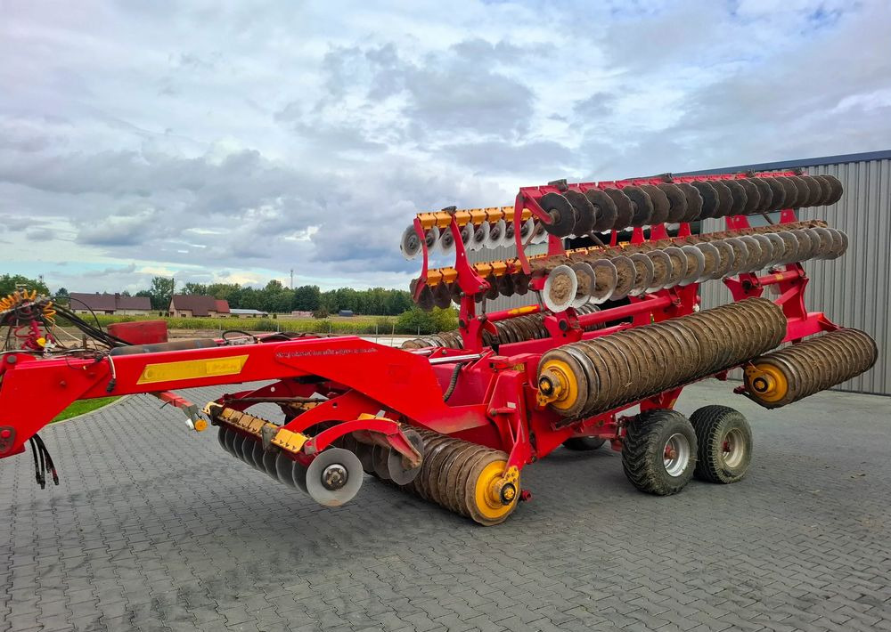 Väderstad Carrier 1225 XL 2011 rok , 12 metrów , Stan Bardzo Dobry - Talajművelő gep: 1 kép. Väderstad Carrier 1225 XL 2011 rok , 12 metrów , Stan Bardzo Dobry - Talajművelő gep: 1 kép.