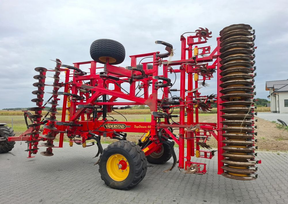 Väderstad TOPDOWN 600 2015 Rok, Nie Malowany , Stan Bardzo Dobry - Talajművelő gep: 3 kép. Väderstad TOPDOWN 600 2015 Rok, Nie Malowany , Stan Bardzo Dobry - Talajművelő gep: 3 kép.