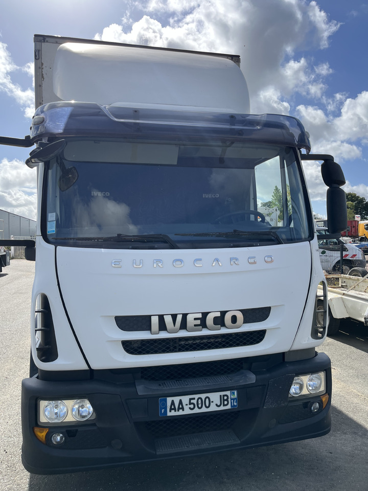 IVECO Eurocargo 120e28 - Dobozos felépítményű teherautó: 2 kép. IVECO Eurocargo 120e28 - Dobozos felépítményű teherautó: 2 kép.