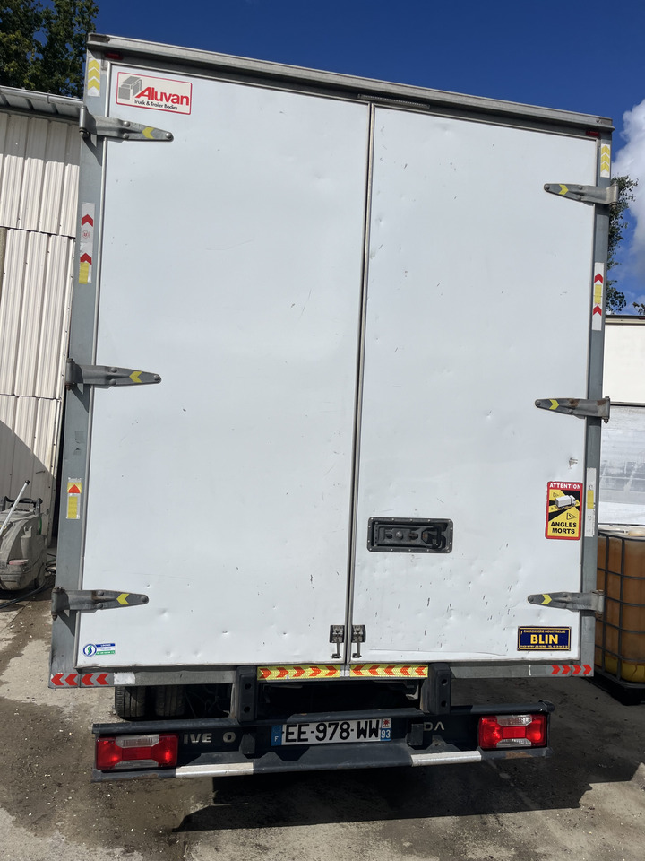 Iveco Daily 35-130 35c13 caisse - Dobozos kisteherautó: 3 kép. Iveco Daily 35-130 35c13 caisse - Dobozos kisteherautó: 3 kép.