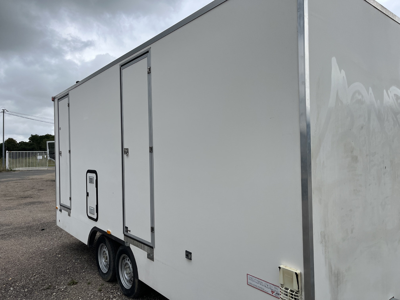 Jcr Base de vie - Autó utánfutó: 3 kép. Jcr Base de vie - Autó utánfutó: 3 kép.