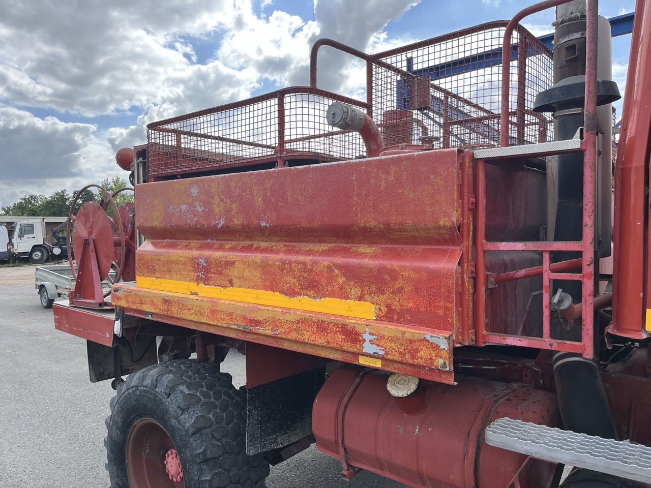 RENAULT 85-150 4x4 ccf citerne - Tűzoltóautó: 3 kép. RENAULT 85-150 4x4 ccf citerne - Tűzoltóautó: 3 kép.