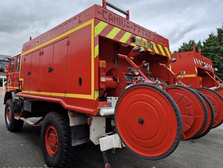 RENAULT M210 4x4 FPT HR 3500L - Tűzoltóautó: 4 kép. RENAULT M210 4x4 FPT HR 3500L - Tűzoltóautó: 4 kép.