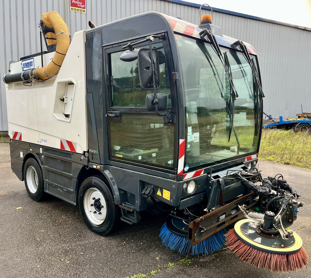 SCHMIDT Cs556 cs500 compact 400 - Utcaseprő gép: 1 kép. SCHMIDT Cs556 cs500 compact 400 - Utcaseprő gép: 1 kép.