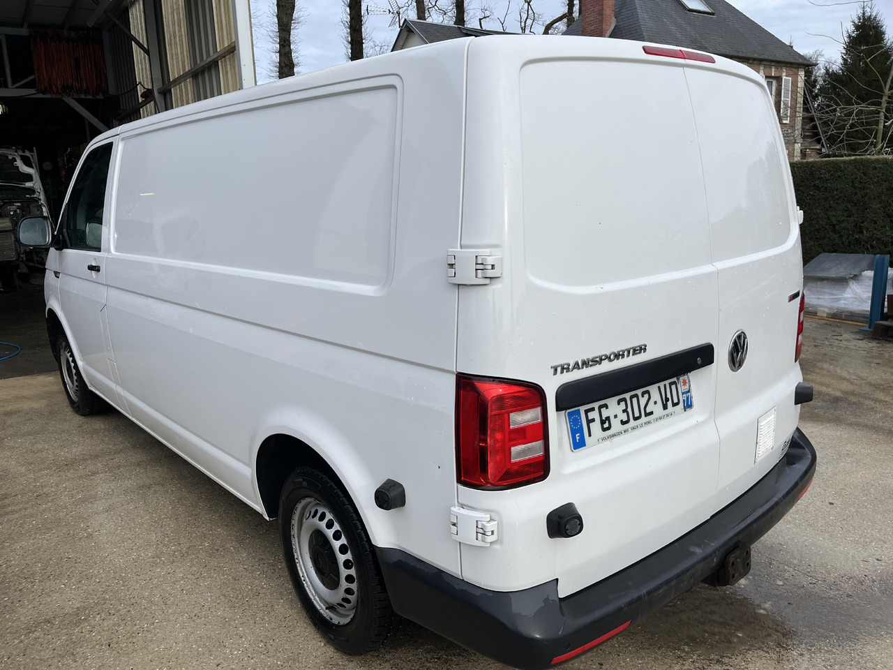 Volkswagen Transporter T6 2L tdi 150cv long bas 4x4 4motion - Furgon: 3 kép. Volkswagen Transporter T6 2L tdi 150cv long bas 4x4 4motion - Furgon: 3 kép.