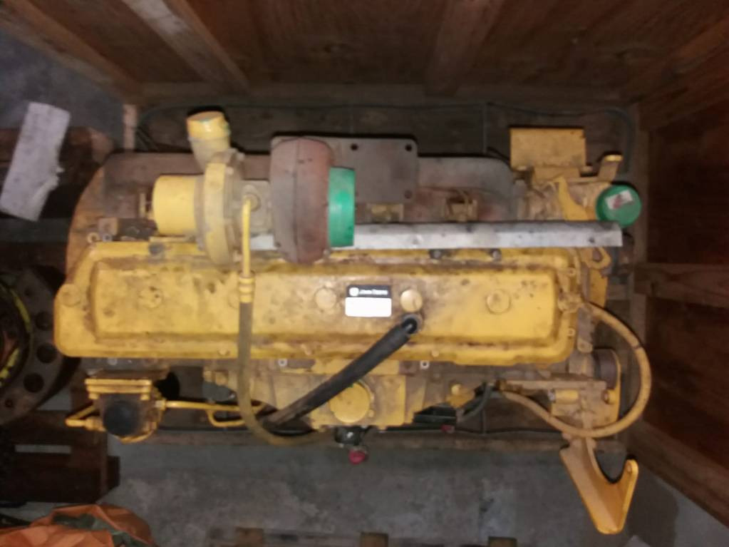 John Deere 6068 HTJ55 - Motor - Erdészeti gép: 2 kép. John Deere 6068 HTJ55 - Motor - Erdészeti gép: 2 kép.