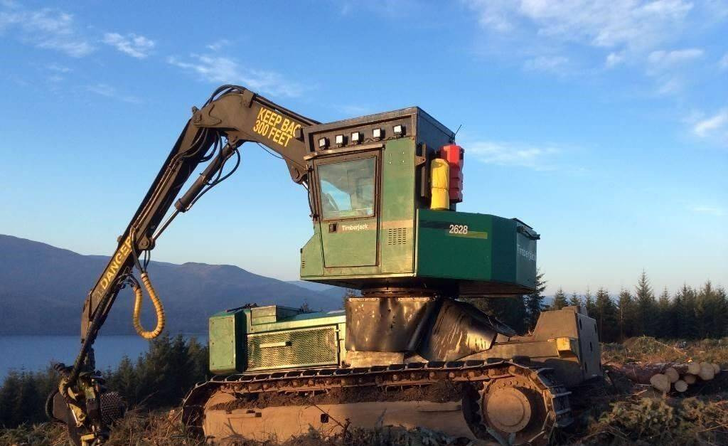 TIMBERJACK 2628 - Fakitermelő gép: 1 kép. TIMBERJACK 2628 - Fakitermelő gép: 1 kép.