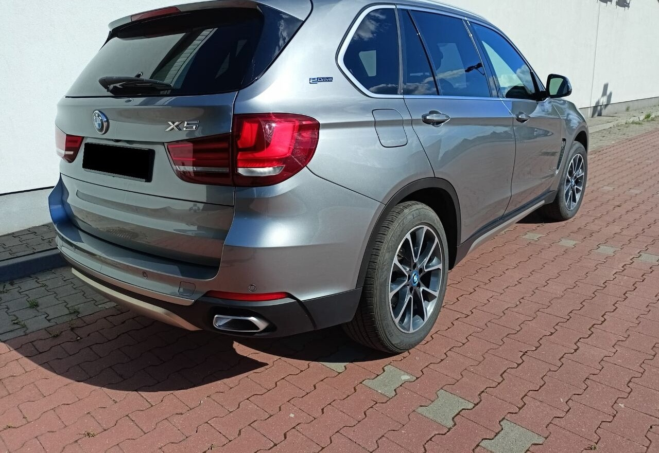 Terepjáró/ SUV BMW X5: 7 kép.