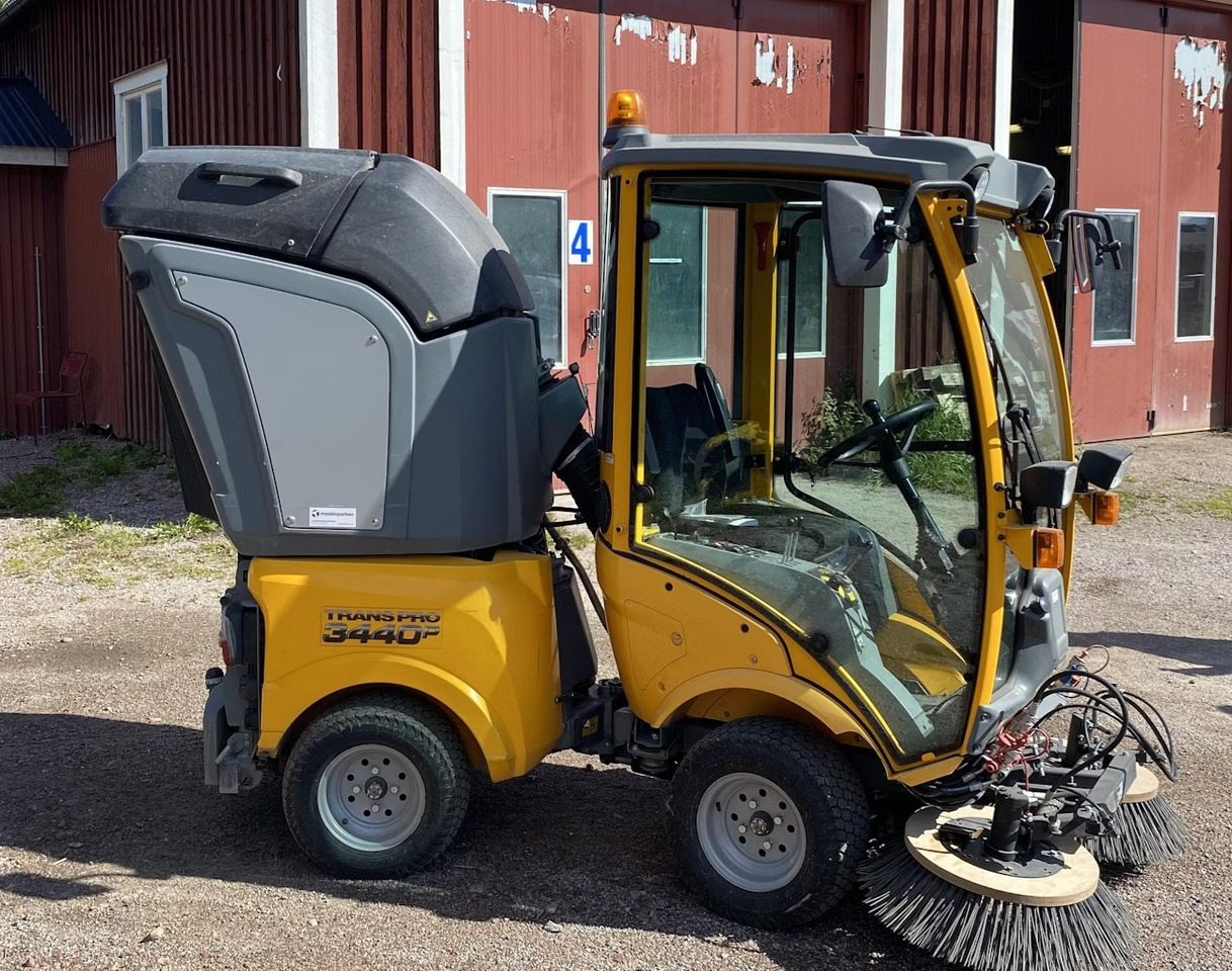 Belos Transpro 3440 - Utcaseprő gép: 5 kép. Belos Transpro 3440 - Utcaseprő gép: 5 kép.