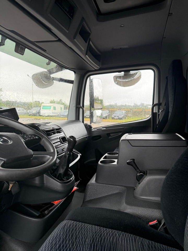 Hűtős teherautó a következők szállításához élelmiszer MERCEDES-BENZ ATEGO 1523: 7 kép.