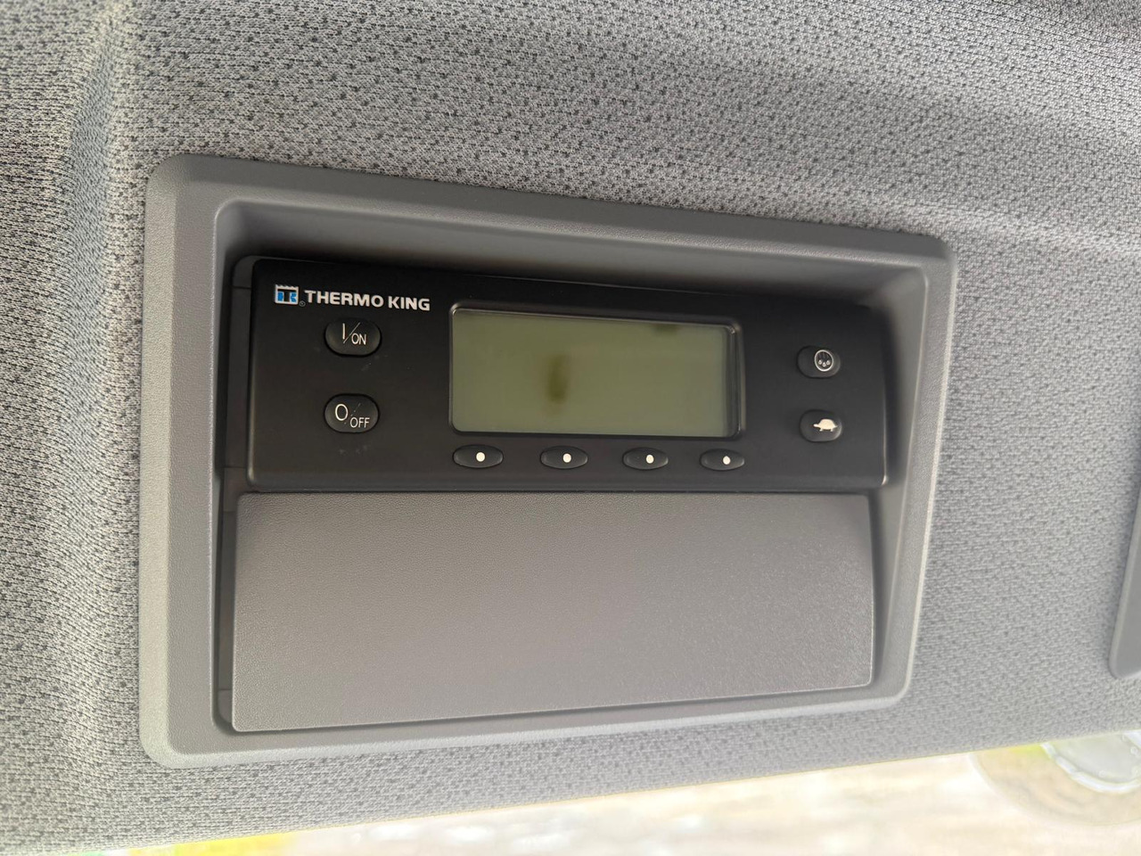 Hűtős teherautó a következők szállításához élelmiszer MERCEDES-BENZ ATEGO 1523: 10 kép.