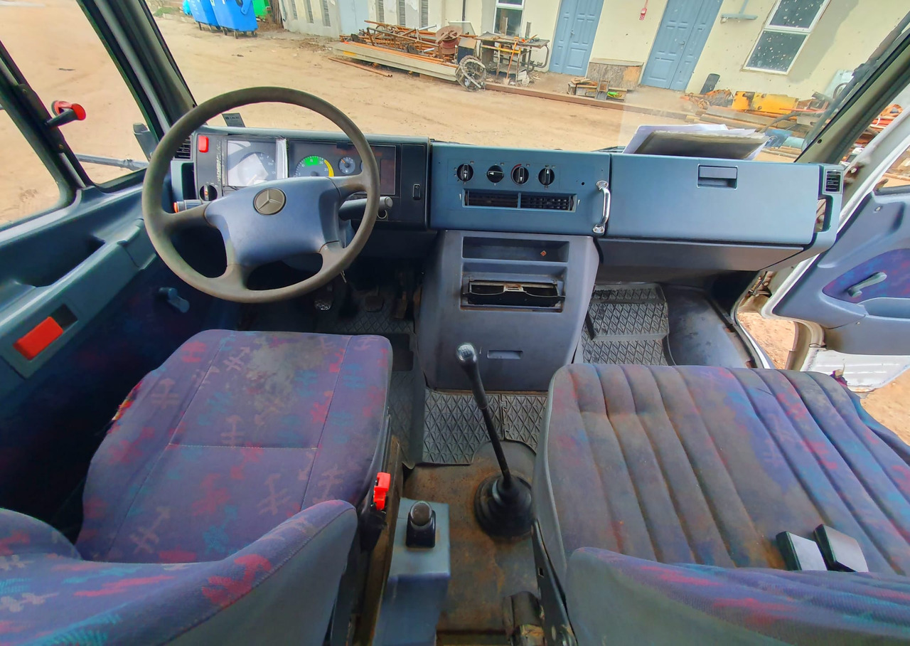 Interior photo 1: Platós teherautó MERCEDES-BENZ Vario 814D