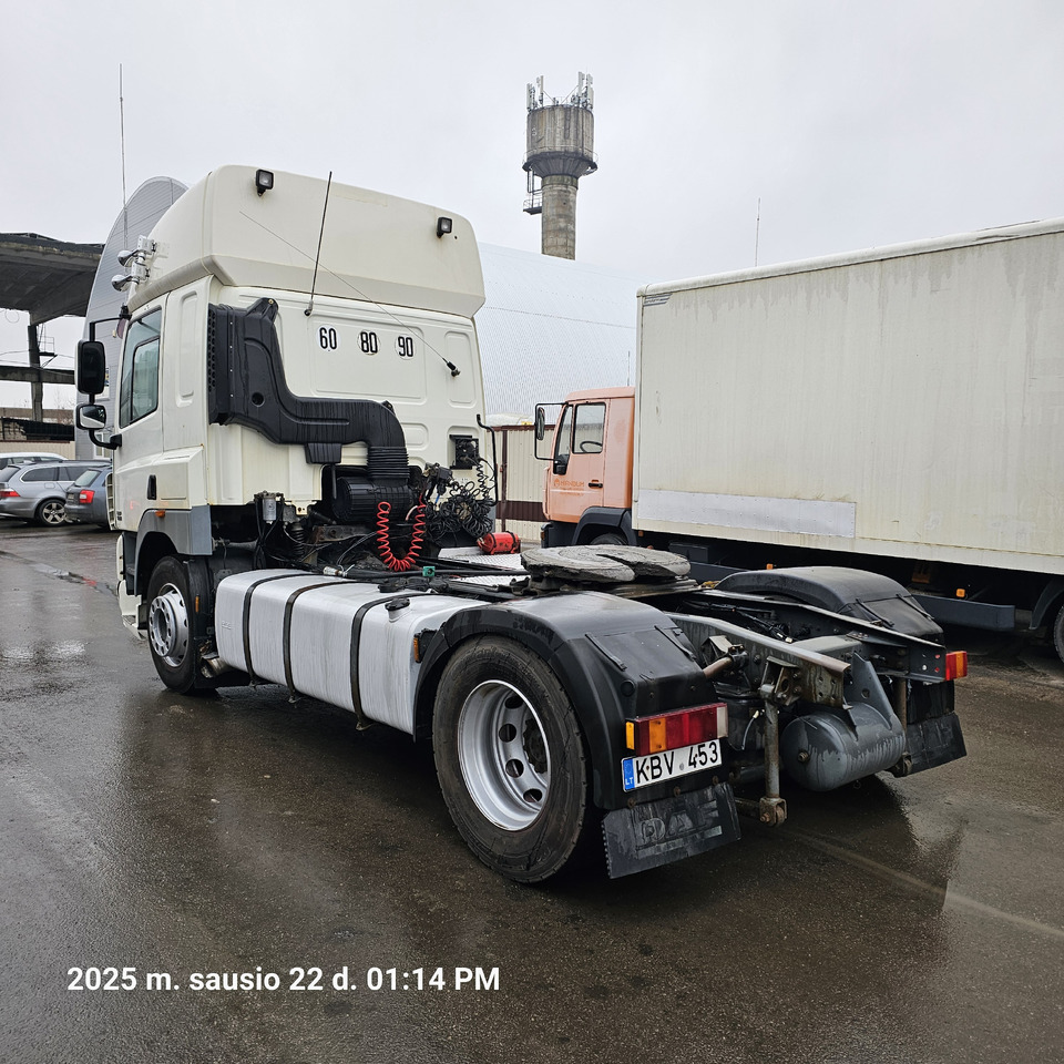 Daf FT CF 85 - Nyergesvontató: 4 kép. Daf FT CF 85 - Nyergesvontató: 4 kép.