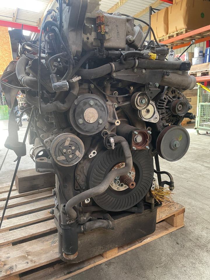 MAN MAN Motor D2676 LF45 TGS TGX D 2676 LF 45 Euro 6 - Motor - Teherautó: 5 kép. MAN MAN Motor D2676 LF45 TGS TGX D 2676 LF 45 Euro 6 - Motor - Teherautó: 5 kép.