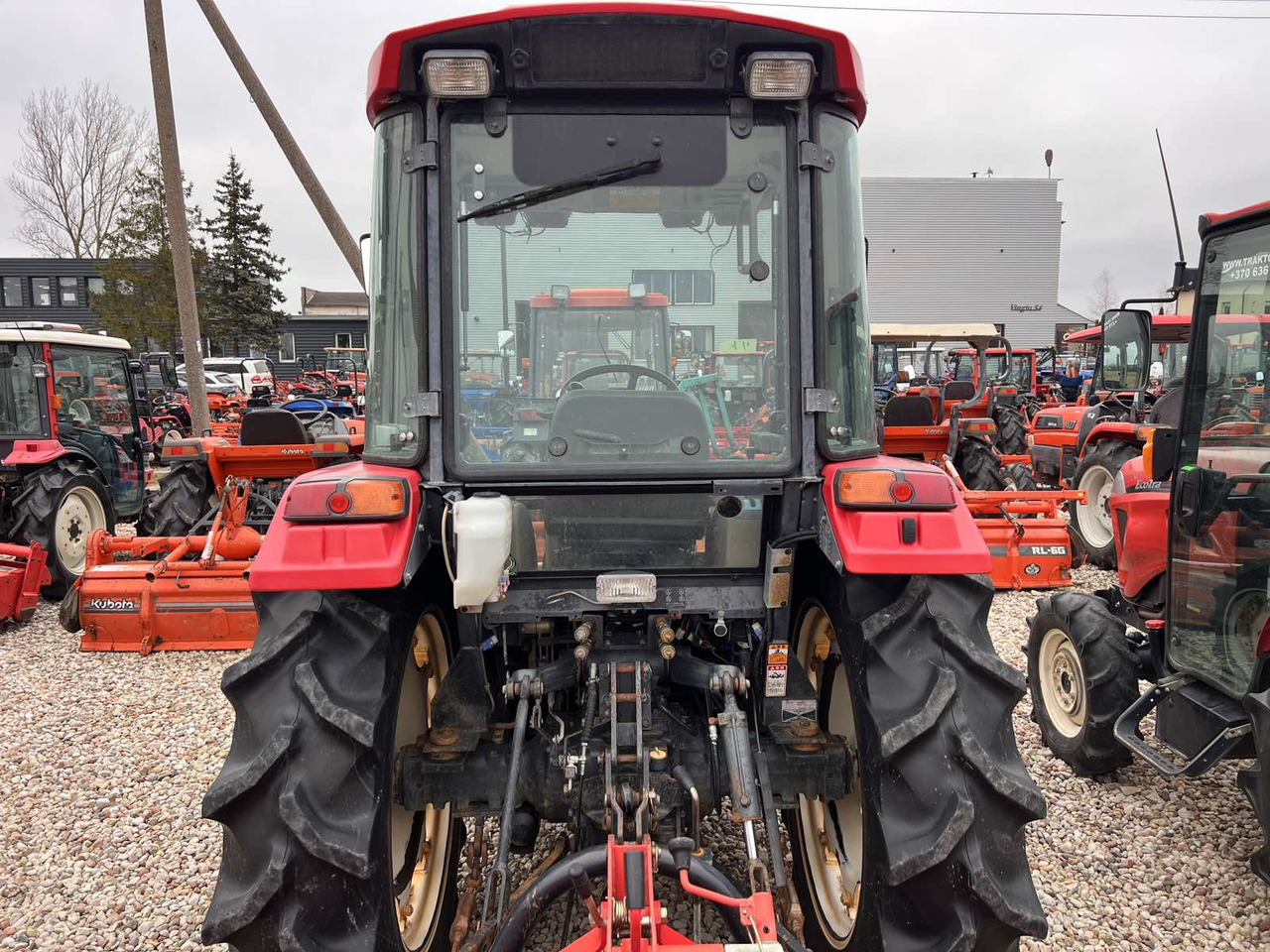 Yanmar US550 - Kistraktor: 4 kép. Yanmar US550 - Kistraktor: 4 kép.