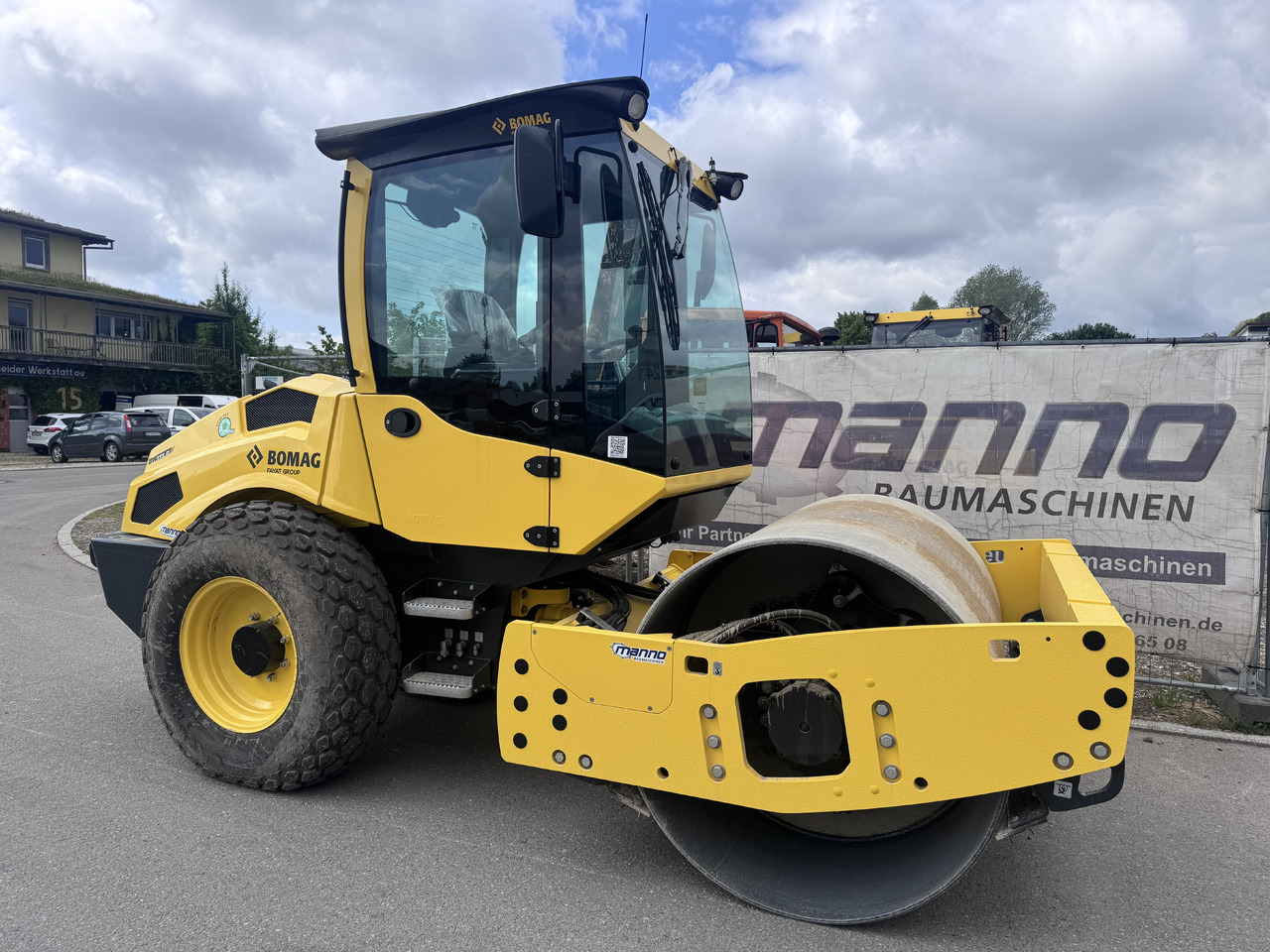 BOMAG BW 177 D-5 - Talajtömörítő: 3 kép. BOMAG BW 177 D-5 - Talajtömörítő: 3 kép.