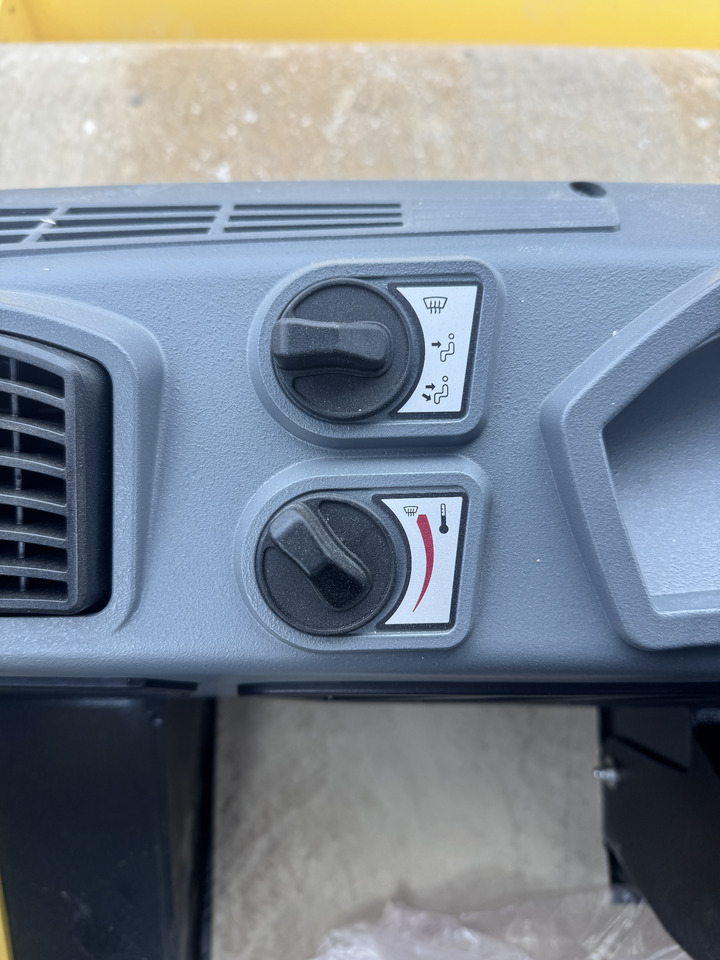 BOMAG BW 177 D-5 - Talajtömörítő: 5 kép. BOMAG BW 177 D-5 - Talajtömörítő: 5 kép.