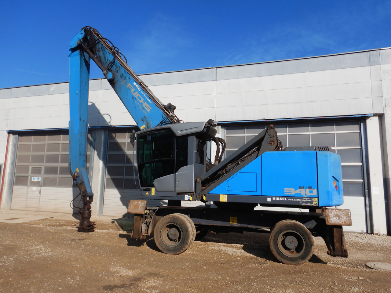 Fuchs MHL 340 F - Hulladék kotró: 2 kép. Fuchs MHL 340 F - Hulladék kotró: 2 kép.