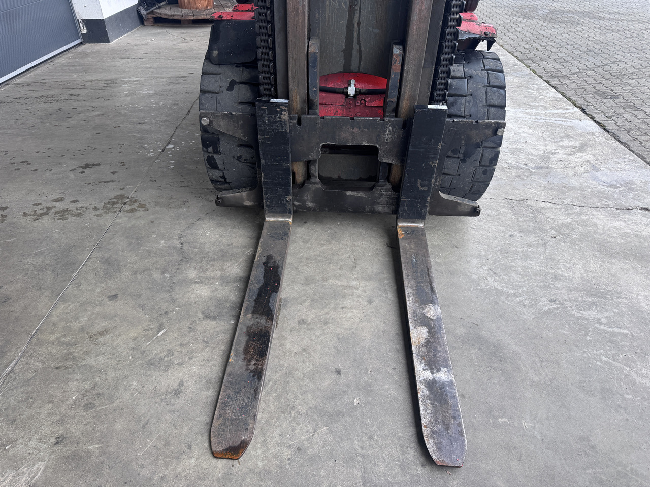 LINDE H 45 D 600 - Dízel targonca: 4 kép. LINDE H 45 D 600 - Dízel targonca: 4 kép.