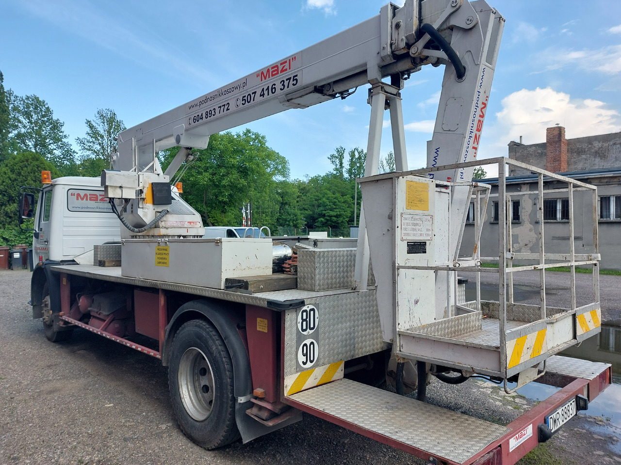 Wumag Mercedes 1414, 400V Wumag WT220 hydraulik - Emelőkosaras teherautó: 3 kép. Wumag Mercedes 1414, 400V Wumag WT220 hydraulik - Emelőkosaras teherautó: 3 kép.