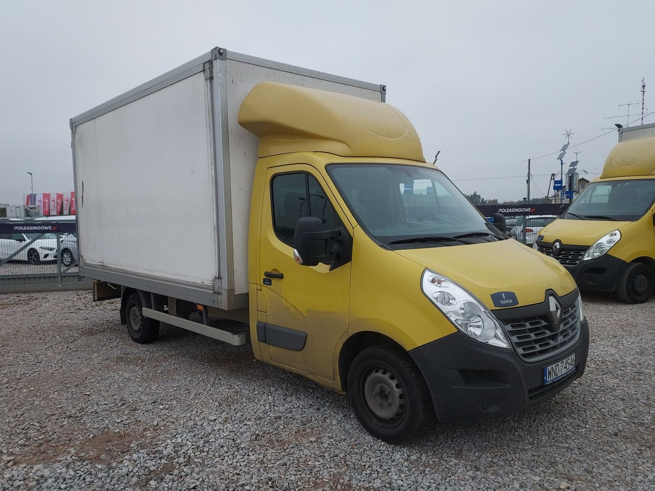 RENAULT MASTER - Dobozos kisteherautó: 4 kép. RENAULT MASTER - Dobozos kisteherautó: 4 kép.