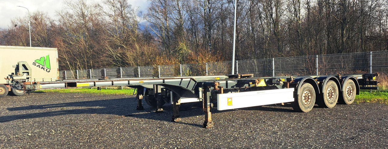 RENDERS EURO 922 - Félpótkocsi cserefelépítményes: 2 kép. RENDERS EURO 922 - Félpótkocsi cserefelépítményes: 2 kép.