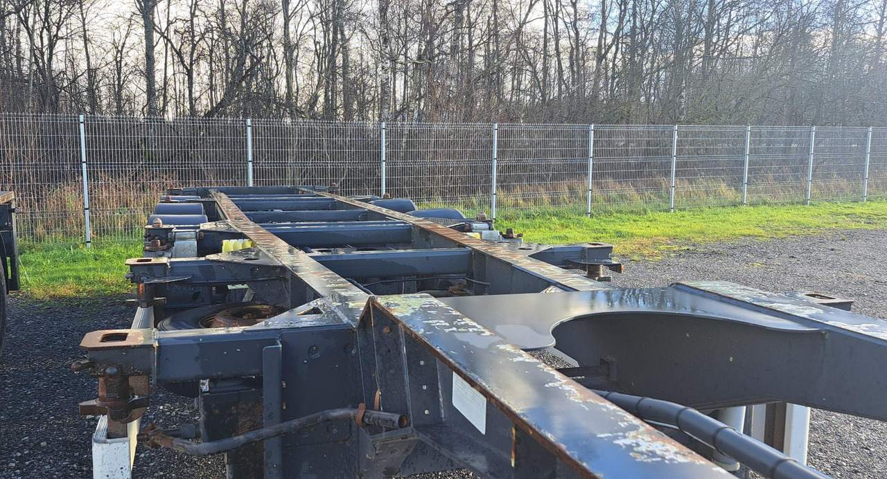 RENDERS EURO 922 - Félpótkocsi cserefelépítményes: 5 kép. RENDERS EURO 922 - Félpótkocsi cserefelépítményes: 5 kép.