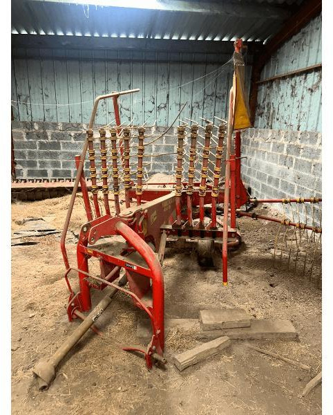 AGRAM 484 - Szénaforgató: 1 kép. AGRAM 484 - Szénaforgató: 1 kép.