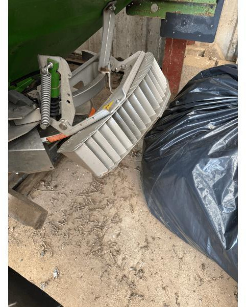 AMAZONE NOVIX - Műtrágyaszóró: 5 kép. AMAZONE NOVIX - Műtrágyaszóró: 5 kép.