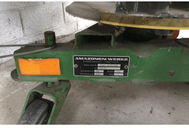 AMAZONE ZAM PRETIX - Műtrágyaszóró: 2 kép. AMAZONE ZAM PRETIX - Műtrágyaszóró: 2 kép.