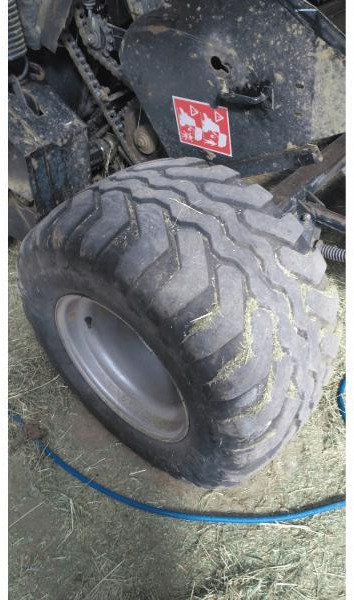 CASE-IH RB464 - Bálázó: 5 kép. CASE-IH RB464 - Bálázó: 5 kép.