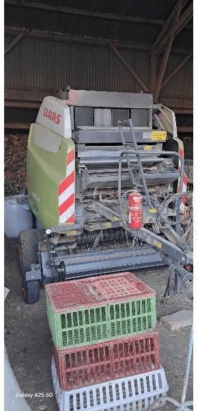 CLAAS VARIANT 480RF - Bálázó: 1 kép. CLAAS VARIANT 480RF - Bálázó: 1 kép.