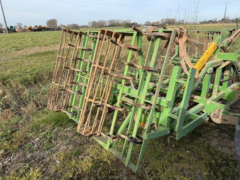 DEHONDT 4 METRES - Kultivátor: 5 kép. DEHONDT 4 METRES - Kultivátor: 5 kép.