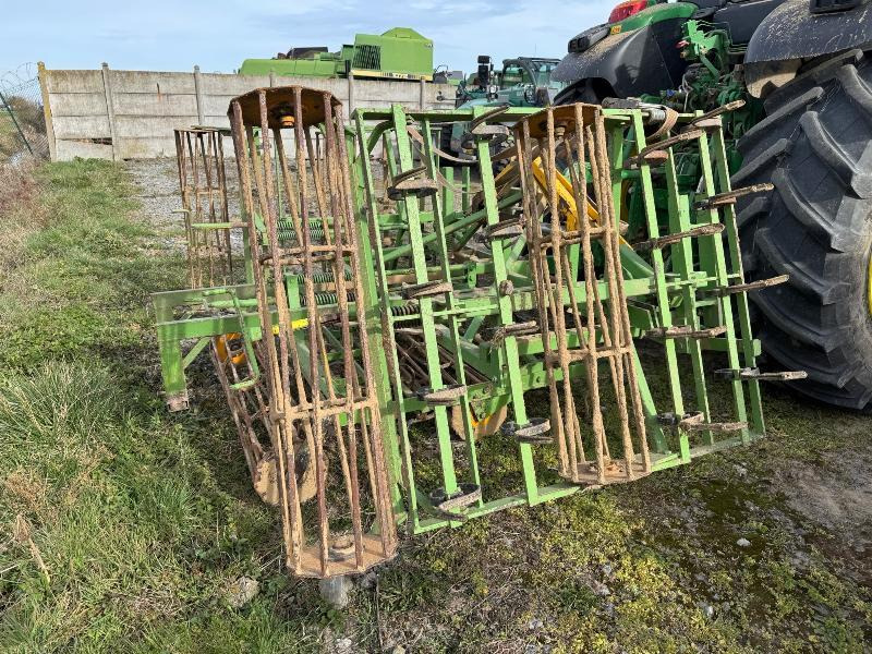 DEHONDT 4 METRES - Kultivátor: 4 kép. DEHONDT 4 METRES - Kultivátor: 4 kép.