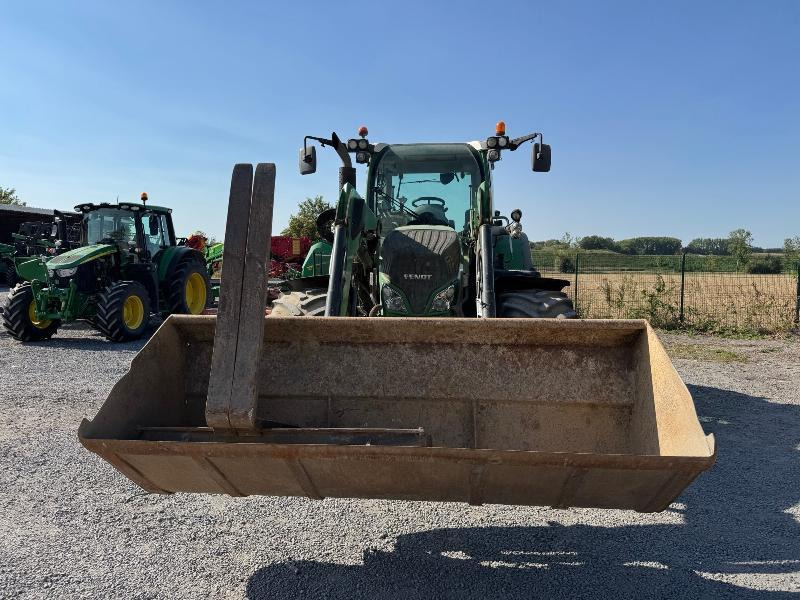 FENDT 724 POWER - Traktor: 2 kép. FENDT 724 POWER - Traktor: 2 kép.