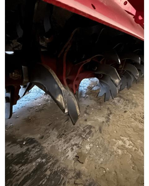 GRIMME GR300 - Burgonyagép: 5 kép. GRIMME GR300 - Burgonyagép: 5 kép.