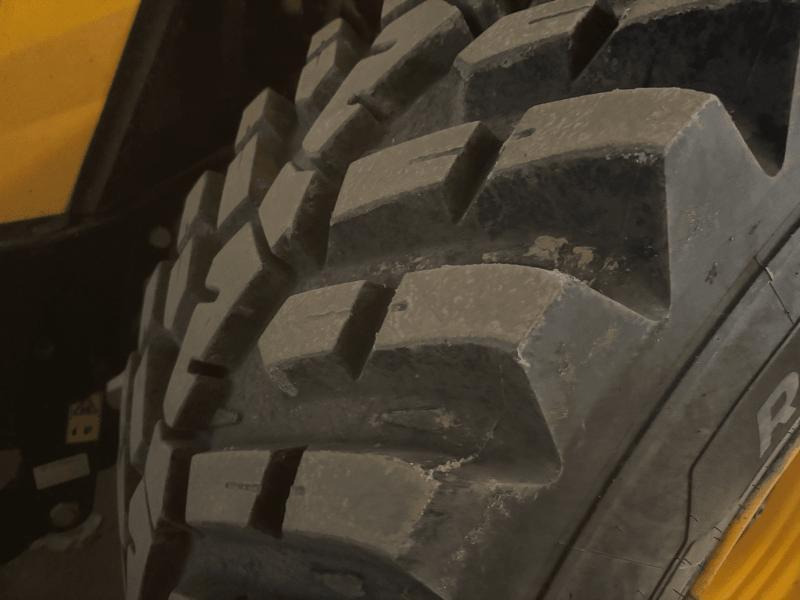 JCB FASTRAC 4220 - Traktor: 3 kép. JCB FASTRAC 4220 - Traktor: 3 kép.