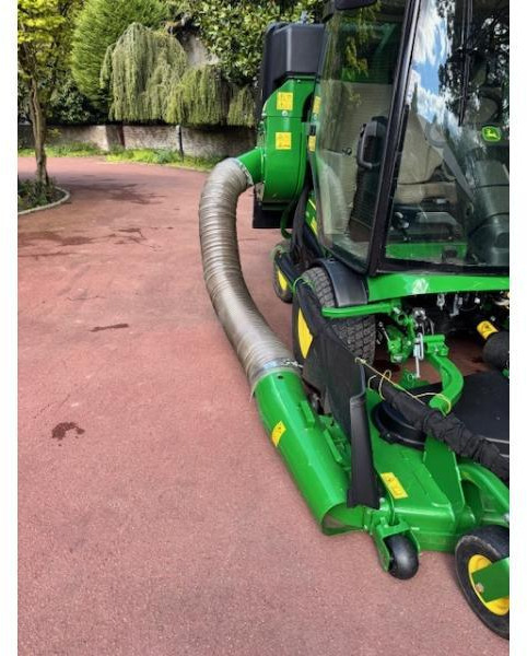 JOHN DEERE 1585 - Kerti fűkasza: 4 kép. JOHN DEERE 1585 - Kerti fűkasza: 4 kép.