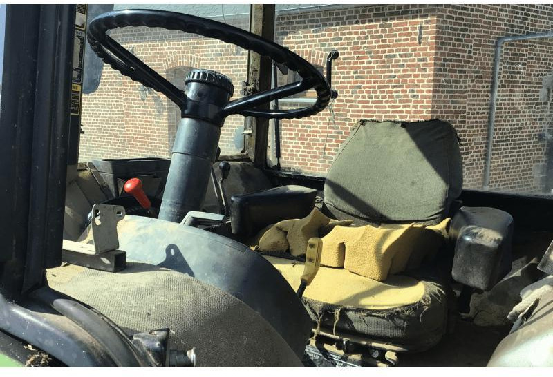 Traktor JOHN DEERE 4055: 7 kép.