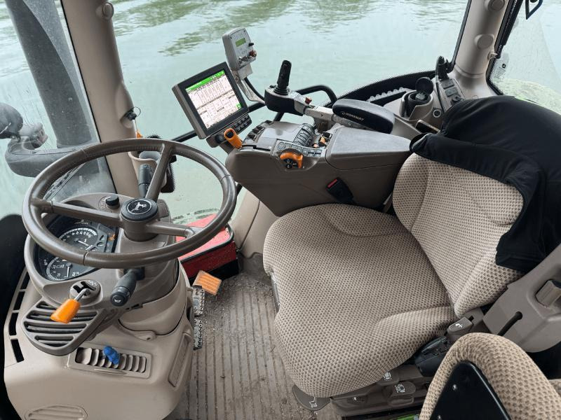 JOHN DEERE 6195R - Traktor: 2 kép. JOHN DEERE 6195R - Traktor: 2 kép.