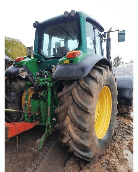 JOHN DEERE 6820 - Traktor: 4 kép. JOHN DEERE 6820 - Traktor: 4 kép.