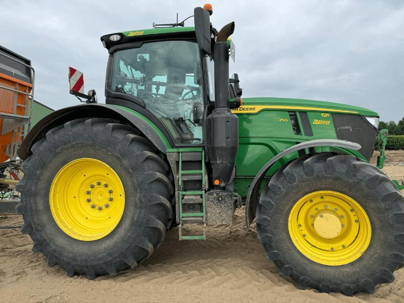 Traktor JOHN DEERE 6R250: 6 kép.