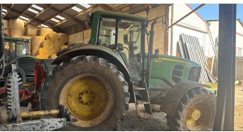 JOHN DEERE 7530 PREMIUM - Traktor: 3 kép. JOHN DEERE 7530 PREMIUM - Traktor: 3 kép.