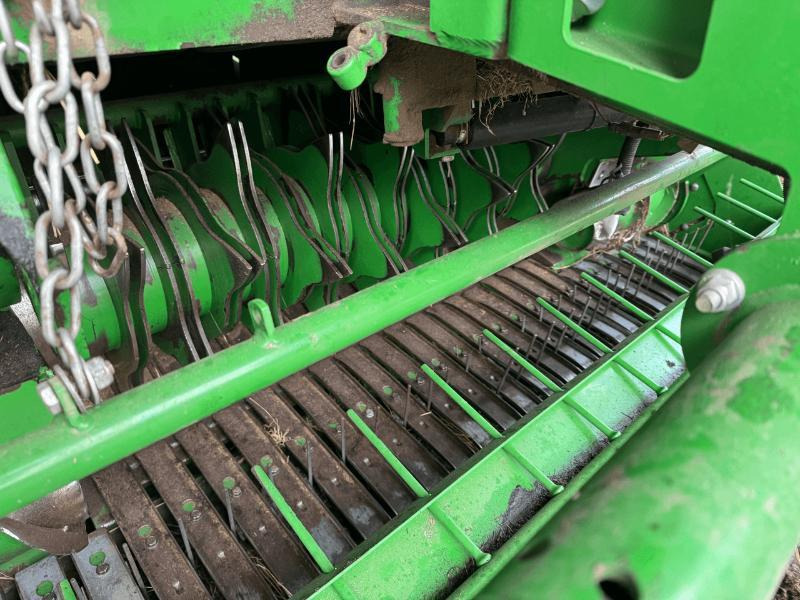 JOHN DEERE 864 MAXICUT - Bálázó: 3 kép. JOHN DEERE 864 MAXICUT - Bálázó: 3 kép.