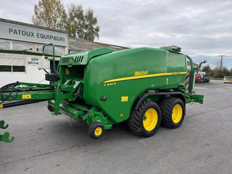 JOHN DEERE C441R - Bálacsomagoló: 1 kép. JOHN DEERE C441R - Bálacsomagoló: 1 kép.