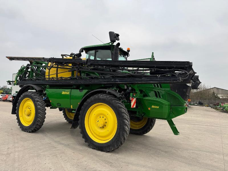 JOHN DEERE R4050I - Önjáró permetező: 2 kép. JOHN DEERE R4050I - Önjáró permetező: 2 kép.